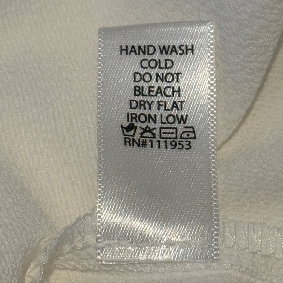 Active USA White Off-Shoulder Lace Sleeve Blouse – Size M – NWT - Picture 7 of 7